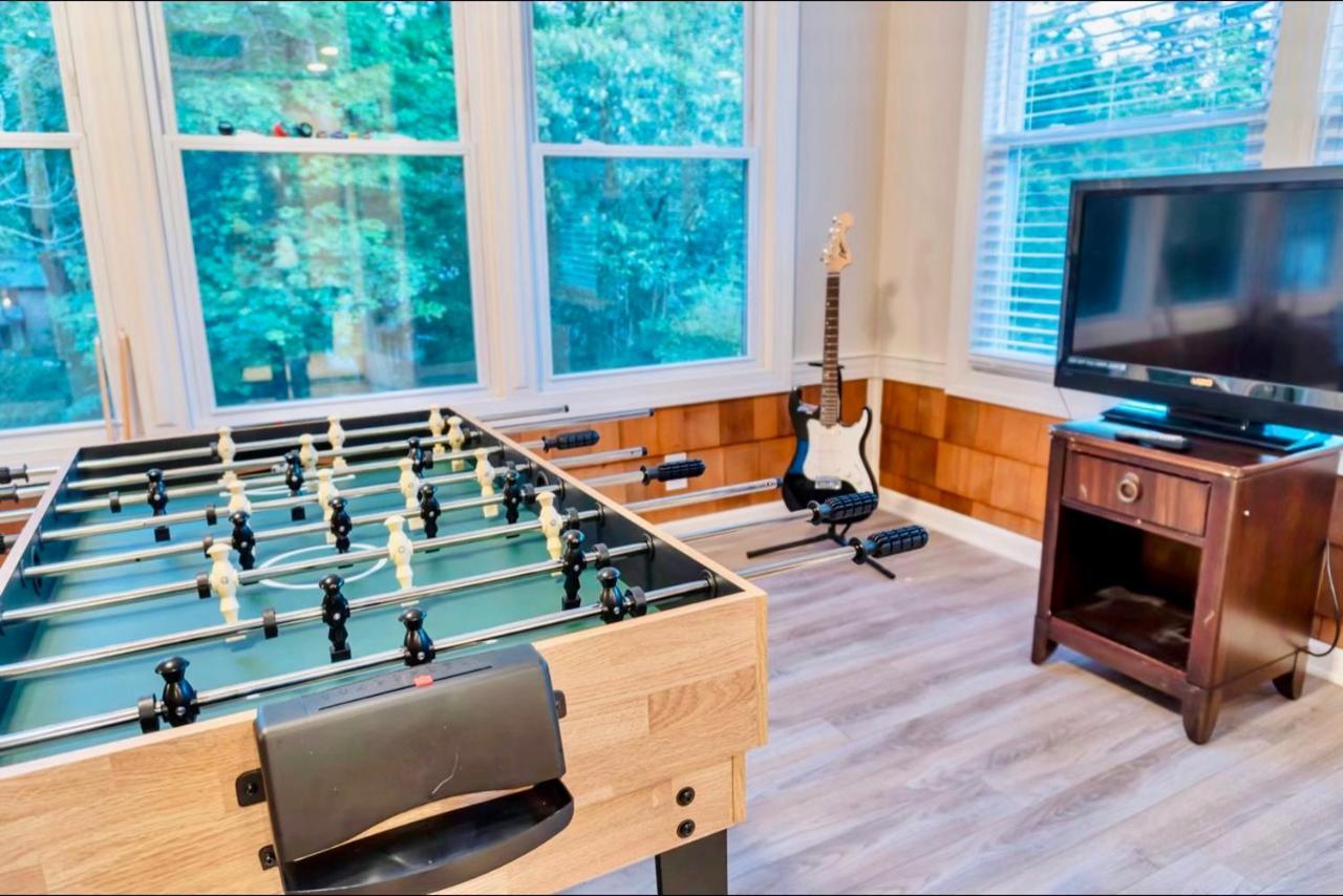 King Bed, Home Theater, Pool Table, Game Room, Fireplace שרלוט מראה חיצוני תמונה